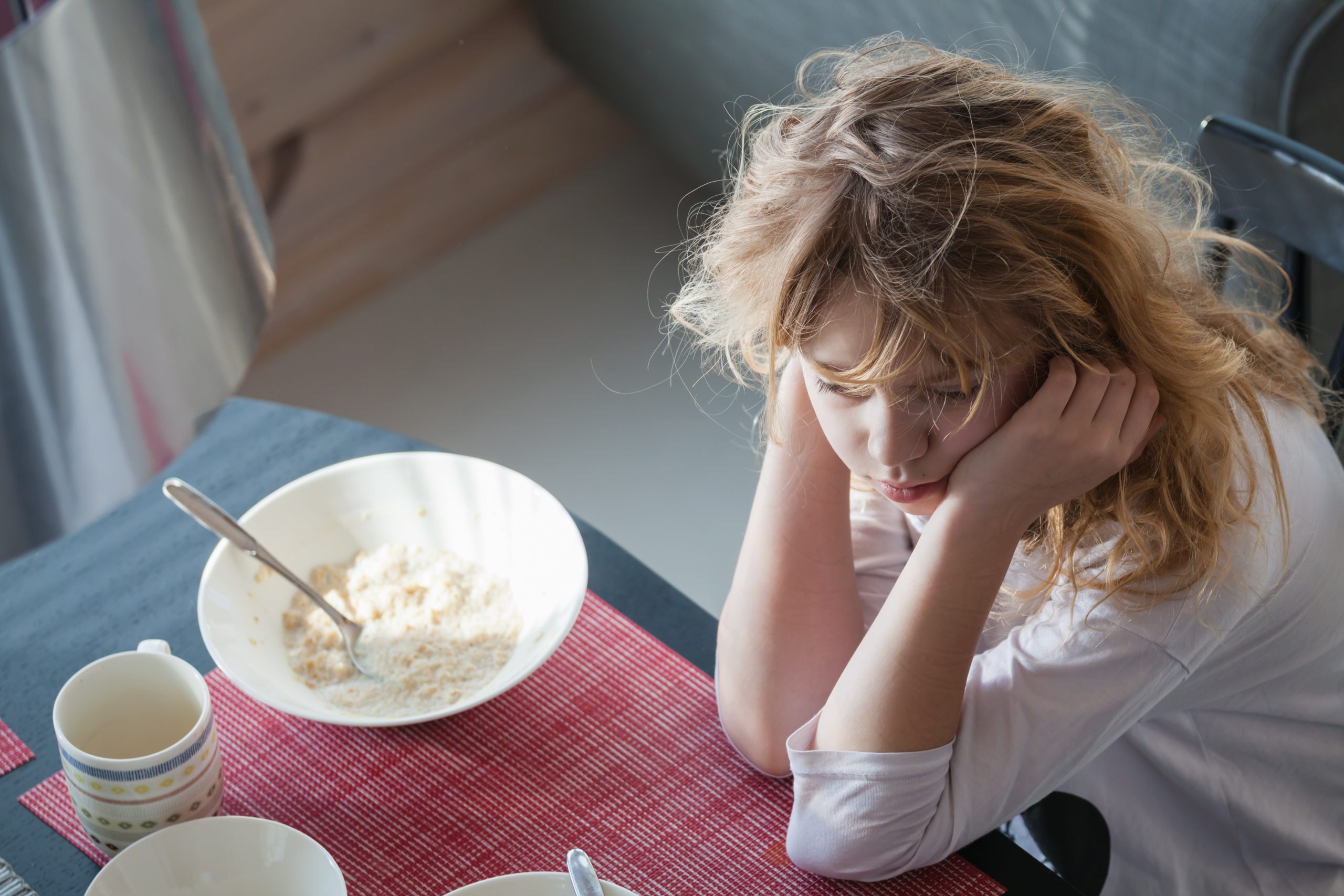 How to identify eating disorders in teenagers: 12 red flags!